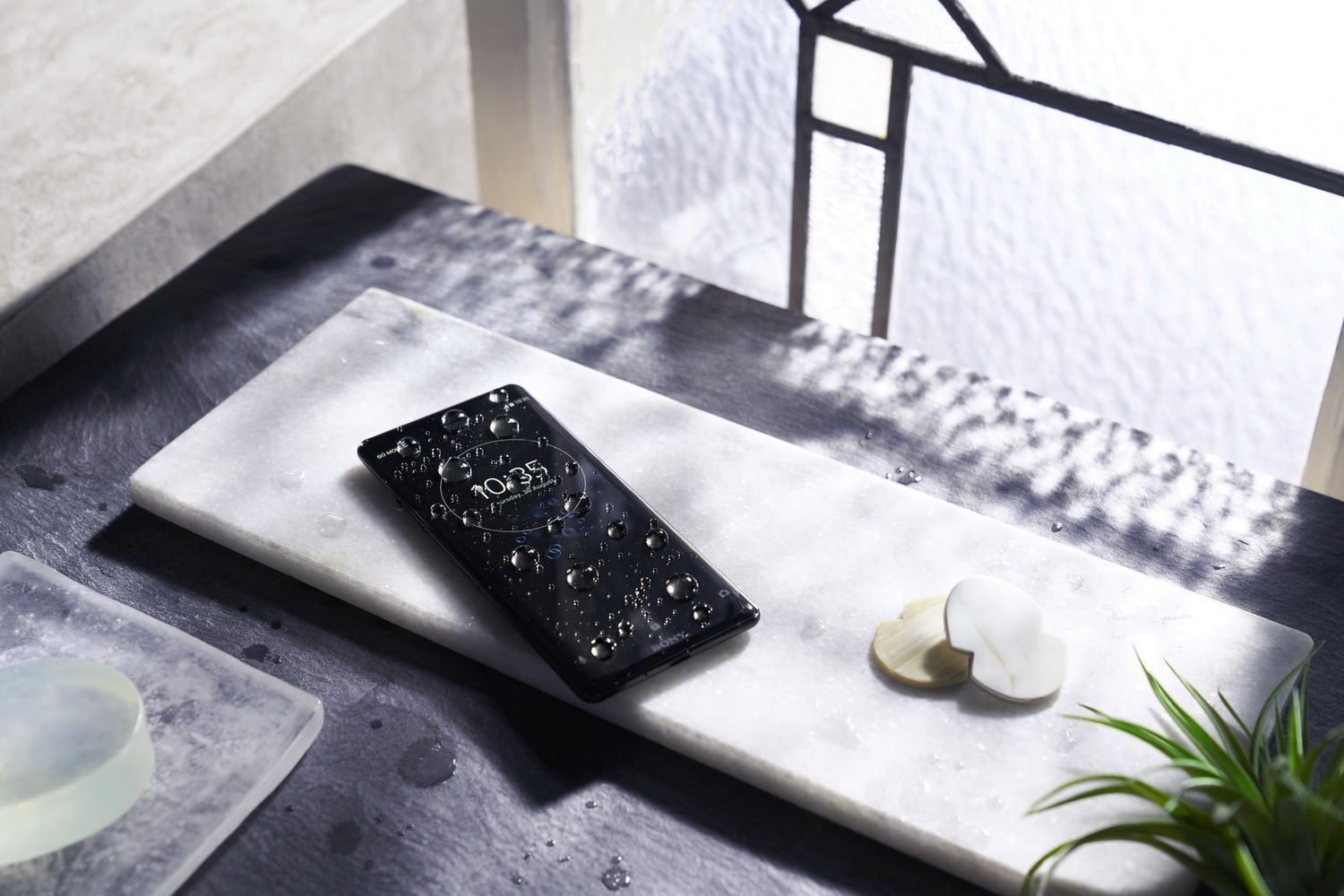 Sony Xperia XZ3 oficjalnie. Japoński flagowiec z ekranem OLED i technologią Side sense 5