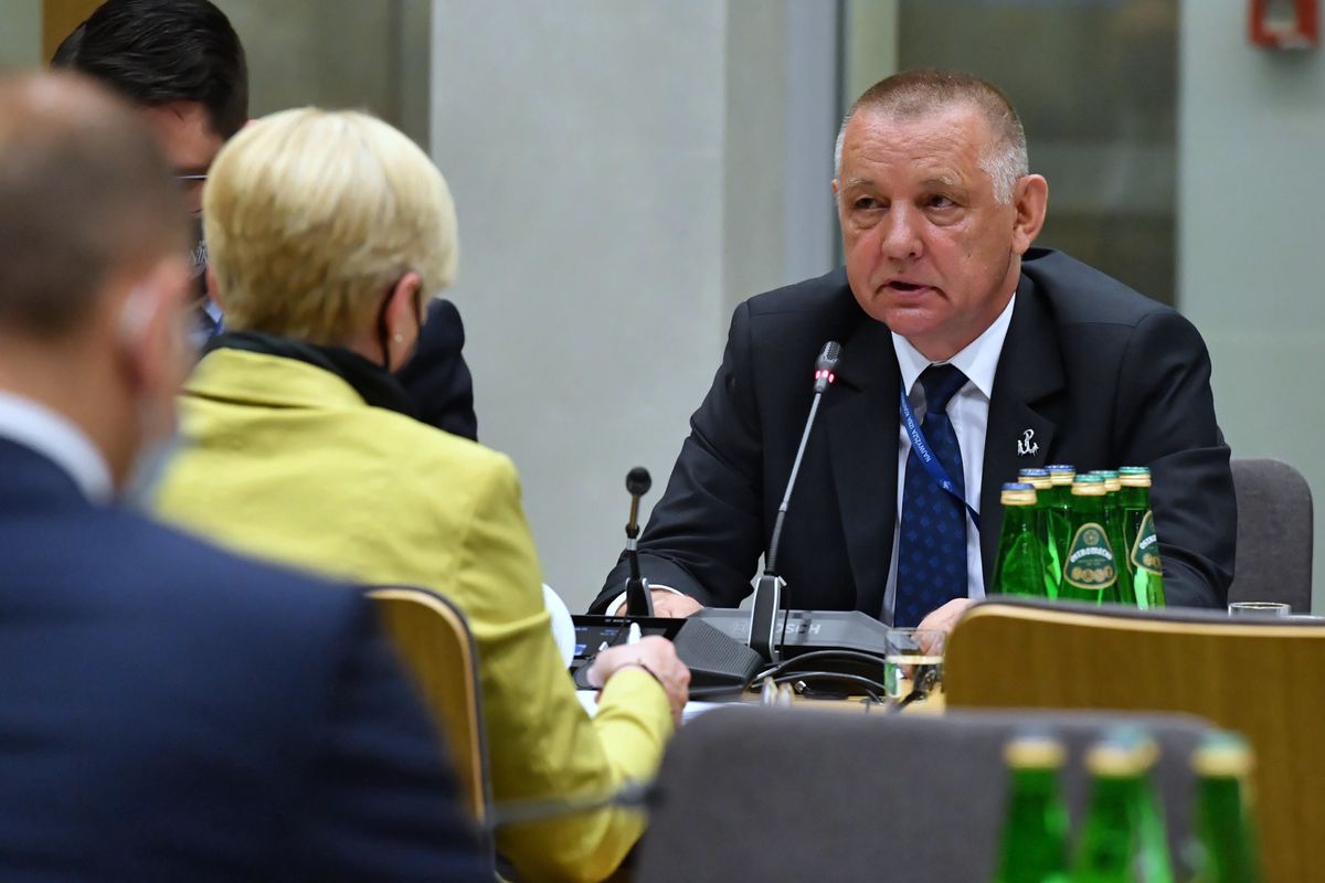 Prezes NIK Marian Banaś podczas posiedzenia sejmowej komisji do spraw kontroli państwowej 