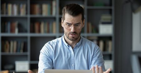 Dostałeś dziwny mail z twoimi danymi i mocnymi groźbami? Bądź czujny