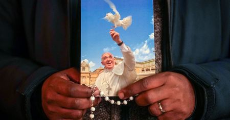 Franciszek nadal w szpitalu. Ogłoszone zostaną jego rozważania na Anioł Pański
