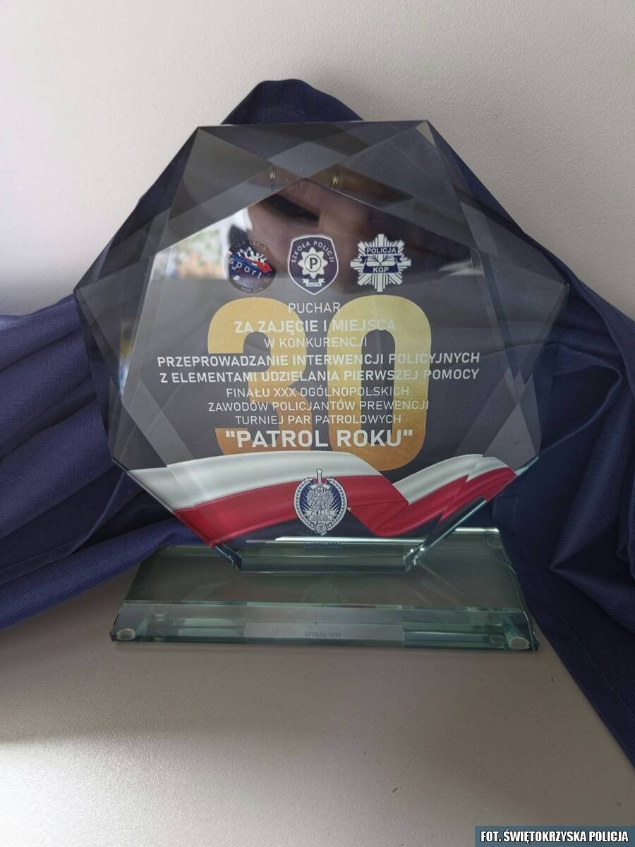 Policjanci z Ostrowca Świętokrzyskiego na podium