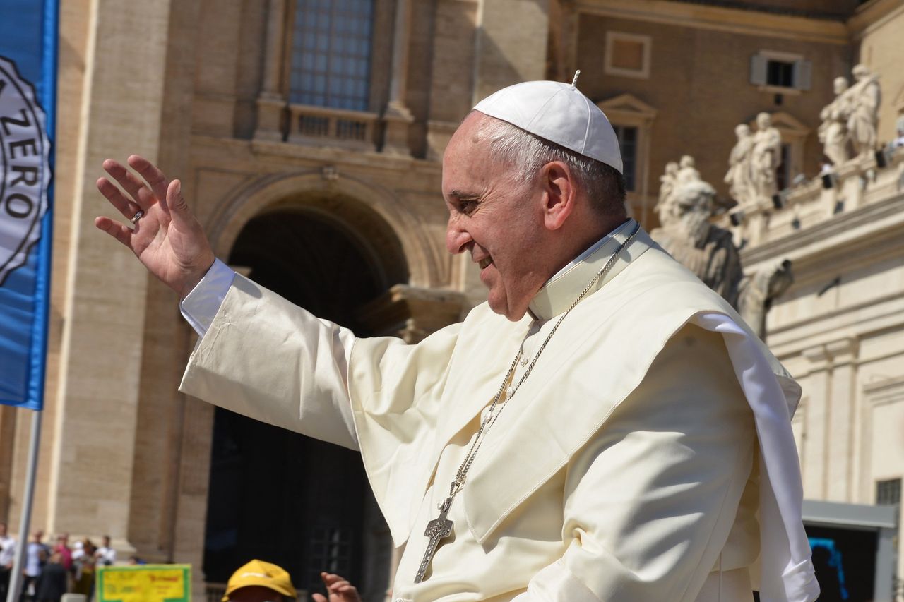 Papal security on alert: Activist disrupts Rome procession