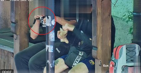 Zrobił to na straganie w Olsztynie. Wszystko nagrał miejski monitoring