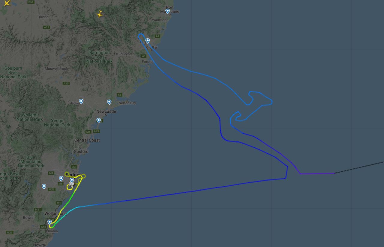 Boeing 747 narysował kangura na niebie i leci na "cmentarzysko". To ostatni lot Jumbo Jeta Qantas