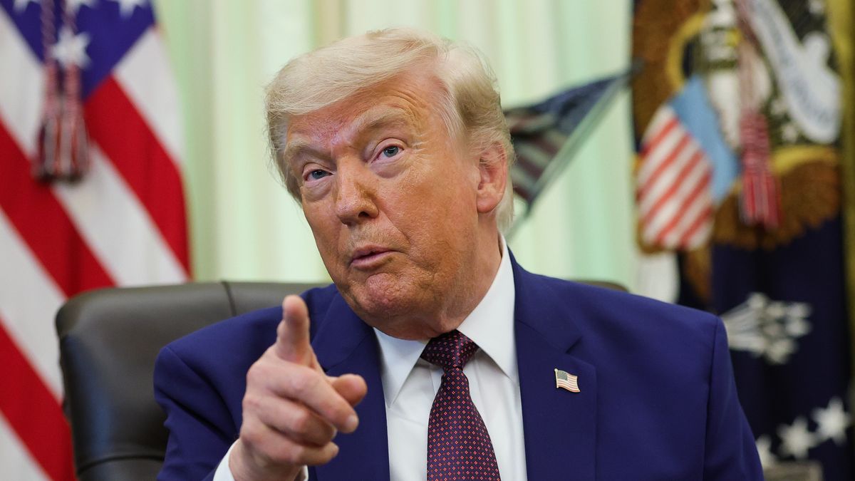 President Trump Signs Executive Orders In The Oval Office
WASHINGTON, DC - JUNE 03: U.S. President Donald Trump speaks during an event in the Oval Office of the White House on June 03, 2026 in Washington, DC. Trump signed executive orders related to strengthening customs enforcement and reforms to federal work laws. (Photo by Kevin Dietsch/Getty Images)
Kevin Dietsch