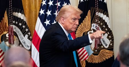 Ceny ropy w USA spadają. Donald Trump chce ukarać Indie