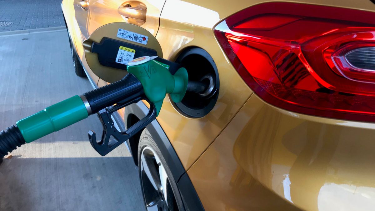 Benzyna za mniej niż 7 zł staje się faktem