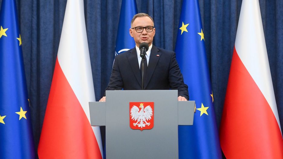 Andrzej Duda
Warszawa, 18.06.2025. Prezydent RP Andrzej Duda na briefingu prasowym po posiedzeniu Rady Bezpiecze�stwa Narodowego w Pa�acu Prezydenckim w Warszawie, 18 bm. Posiedzenie RBN dotyczy�o bezpiecze�stwa energetycznego pa�stwa oraz prezentacji polskich priorytet�w na nadchodz�cy Szczyt NATO w Hadze. (amb) PAP/Piotr Nowak
Piotr Nowak
konferencja, polityk, polityk polityka, polityka, posiedzenie, prasowa, Rada Bezpiecze�stwa Narodowego, Rady Bezpiecze�stwa Narodowego, RBN
