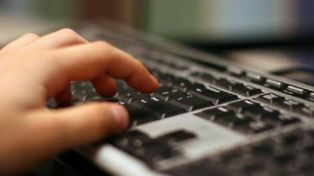 Oszczędności życia przepadły. 52-latek z Gdyni stracił ponad milion złotych przez oszustów internetowych