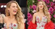 Blake Lively ZACHWYCA kreacją na premierze w Londynie. Gwiazda posyłała uśmiechy, pozując w kryształkach i "piórkach"