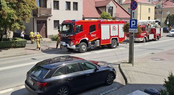Proszowice: Akcja gaśnicza na głównej ulicy. Nietypowa przyczyna