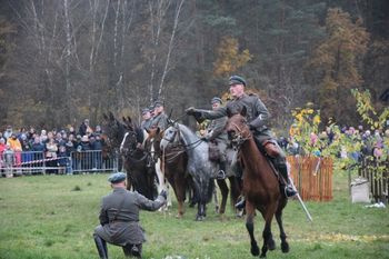Lębork: Eksplozje, dym, walka, szarża kawalerii- Jerzy Hanisz zainscenizuje dramatyczną historię z kampanii wrześniowej