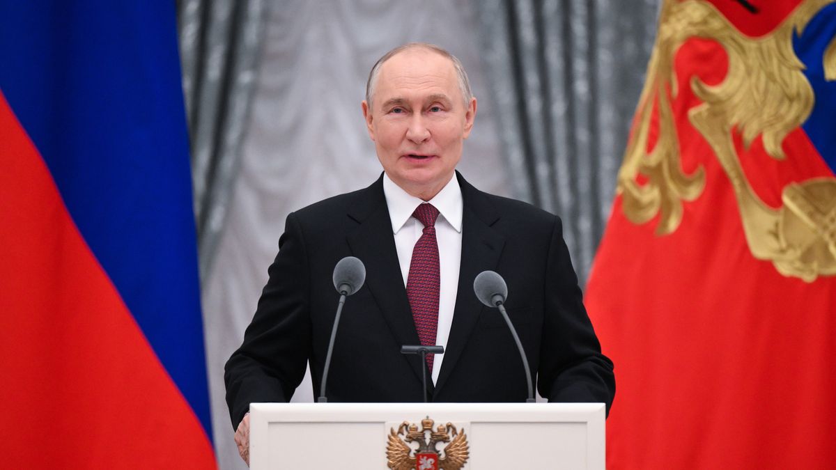 Russian President Vladimir Putin attends a ceremony to present the Presidential Prizes 2025 in Science and Innovation for Young Scientists in the Catherine Hall of the Kremlin's Senate Palace, in Moscow, Russia, 05 February 2026. EPA/KRISTINA SOLOVIEVA / SPUTNIK /KREMLIN POOL MANDATORY CREDIT Dostawca: PAP/EPA.