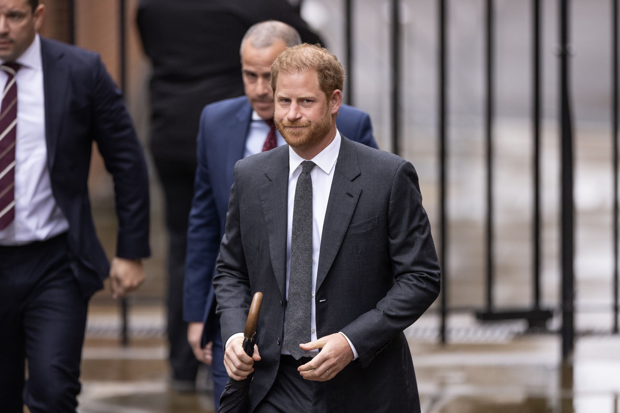 Syn królowej Camilli broni jej przed atakami księcia Harry'ego
