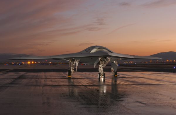 Najnowsze wideo z testów awangardowego X-47B