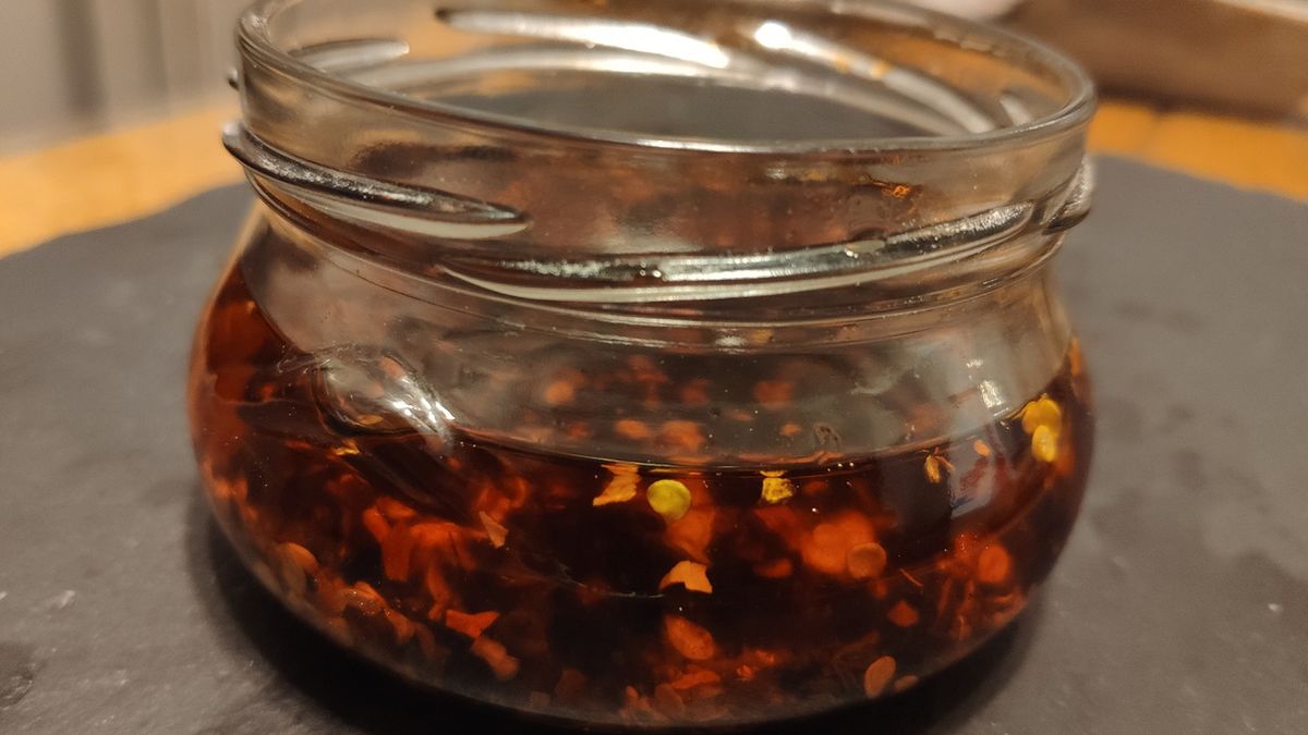 Oliwa z oliwek z papryczkami chilli i rozmarynem pomaga na ból stawów