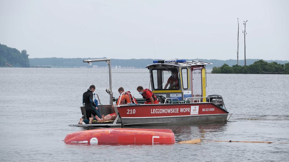 Dramatyczna akcja na Zalewie Zegrzyńskim. Zaginieni bawili się na plaży 