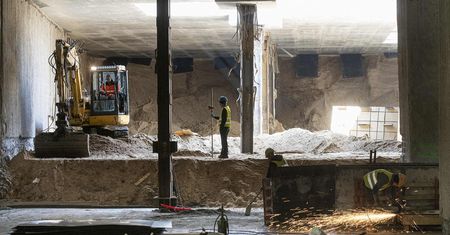 Warszawa. Postępuje budowa metra na Bródnie. Prace prowadzone są na poziomie -2