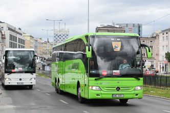 Ile zarabiają kierowcy autobusów i ciężarówek? Niezadowoleni jedni i drudzy