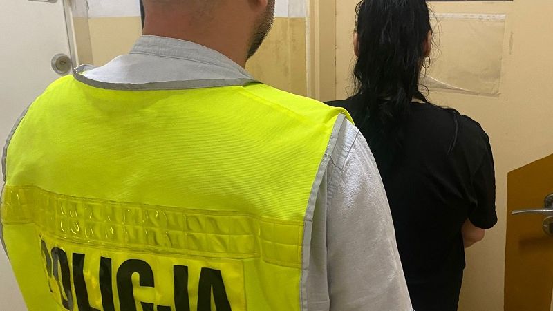 Kobieta zapytała policjantów, czy może już przestać się ukrywać