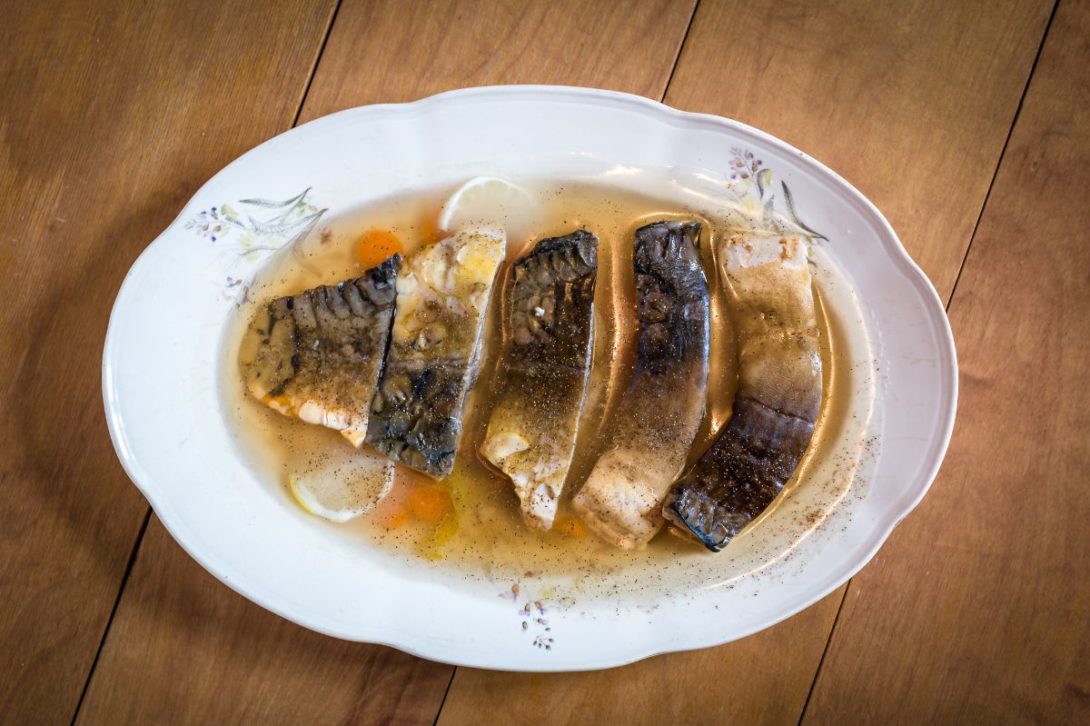 Galareta do karpia nie tężeje? Zobacz, jak uratować wigilijne danie