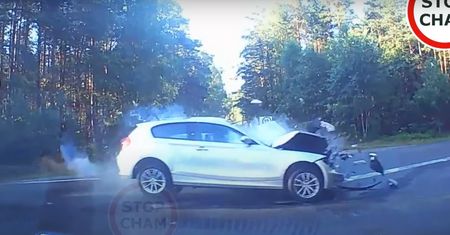Zlekceważył znak stop na drodze. Koszmarny wypadek, śmierć o krok