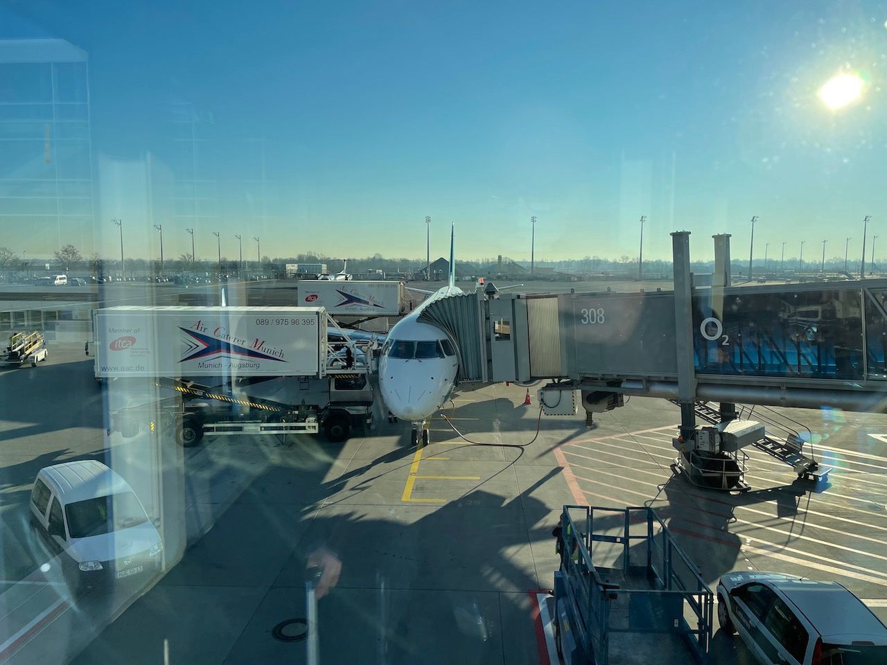 Samolot Air Dolomiti na lotnisku w Monachium