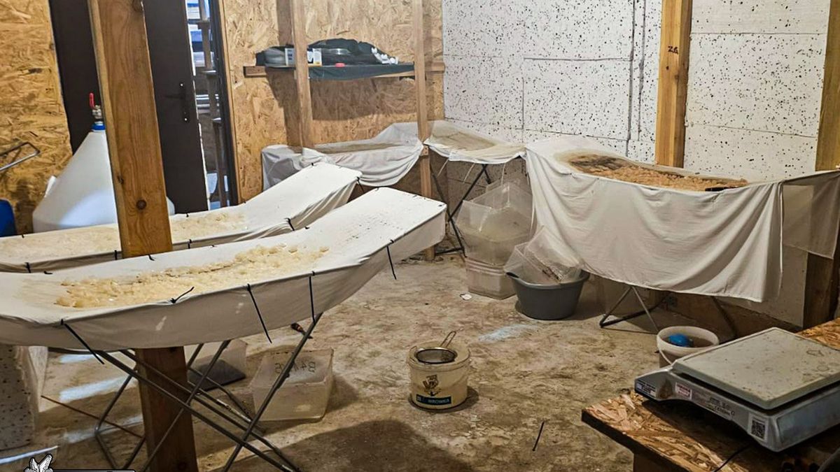 CBŚP zlikwidowało dwa laboratoria syntetycznych narkotyków