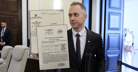 Ujawniono dokument podpisany przez Misiewicza. "Trzeba to pilnie rozliczyć"