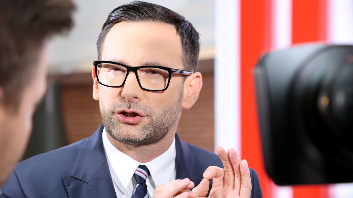 Daniel Obajtek o planach rozwoju Grupy Orlen
Fot. Piotr Molecki/East News, Warszawa, 20.06.2022. Konferencja prasowa poswiecona planom strategicznego rozwoju Grupy ORLEN w siedzibie spolki.
N/z: Daniel Obajtek
Piotr Molecki