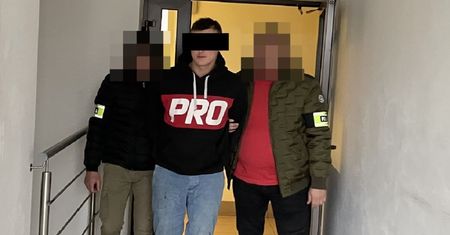 Kierowca BMW miał w samochodzie ponad 200 porcji marihuany. Policjanci i SG zatrzymali 26-letniego dilera