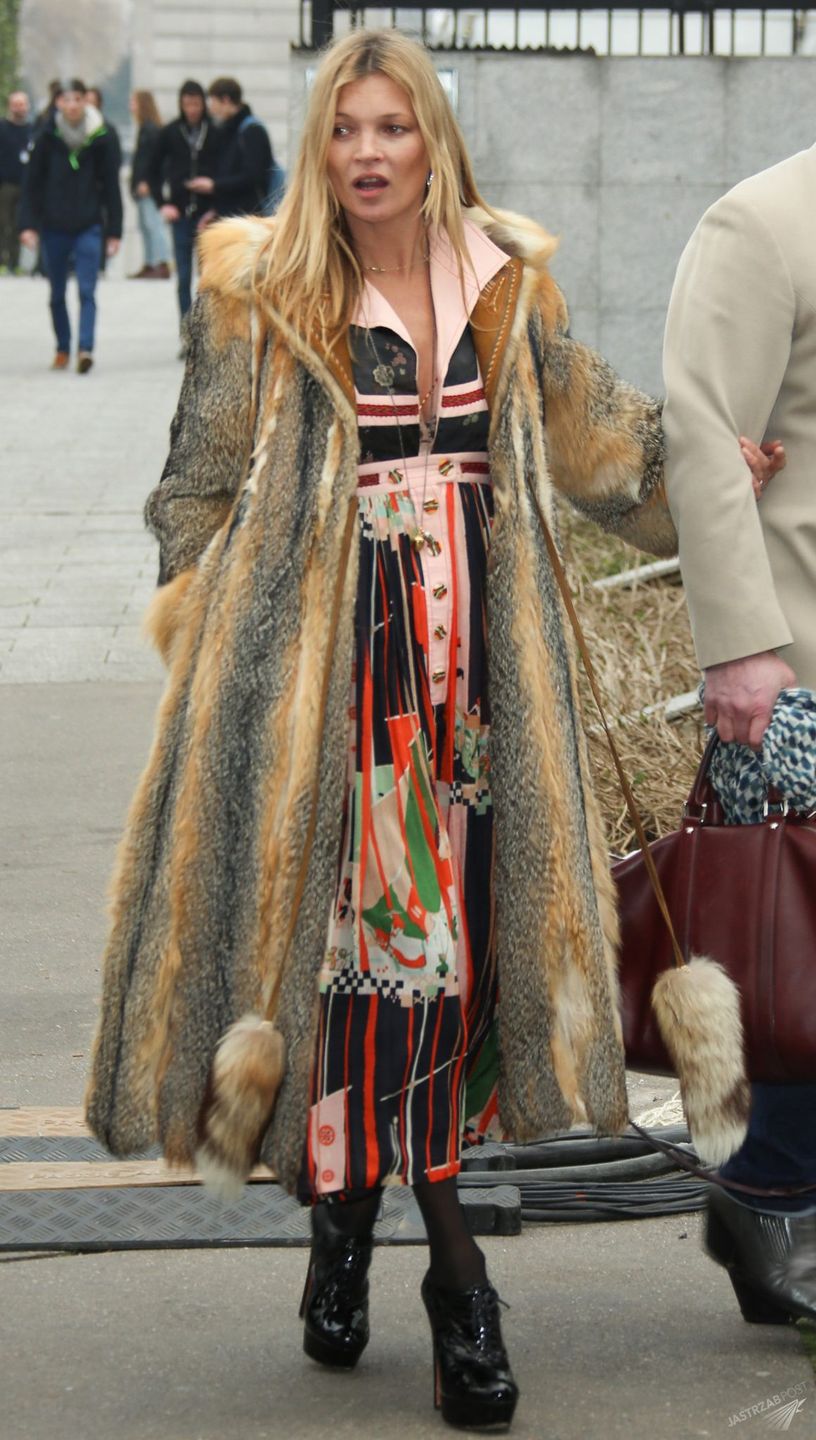 Kate Moss to modowy kameleon. Lubi styl boho i vintage (fot. East News)