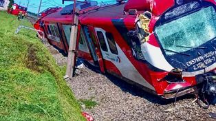 Garbatka: Tragiczne zderzenie pociągu z ciężarówką. Jedna osoba nie żyje, kilkanaście poszkodowanych