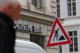 Deutsche Bank kolejną kostką domina. "EBC z niemieckim rządem zrobią wszystko, by go uratować"