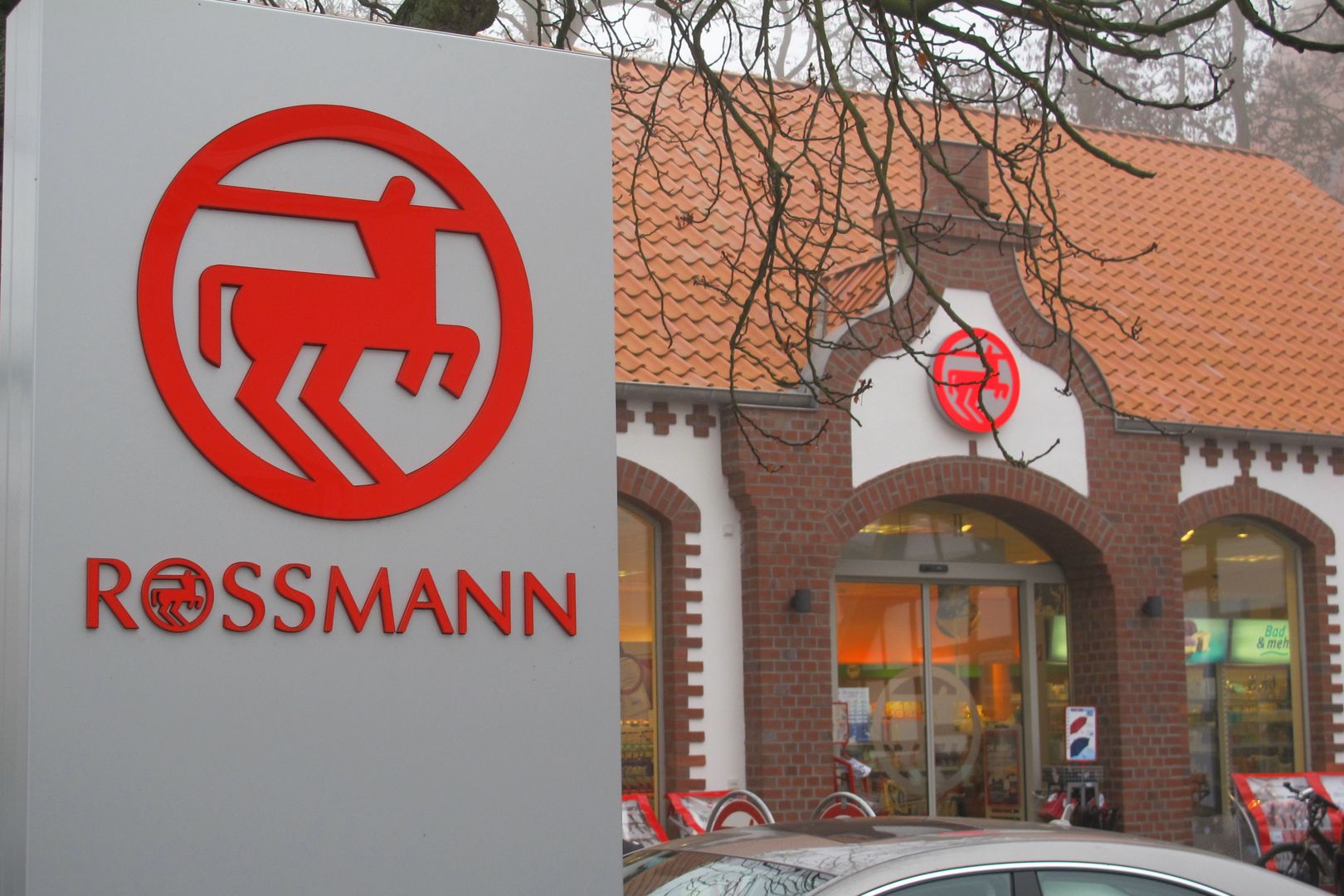 To czyste szaleństwo! Rossmann przecenił hitowy produkt o połowę