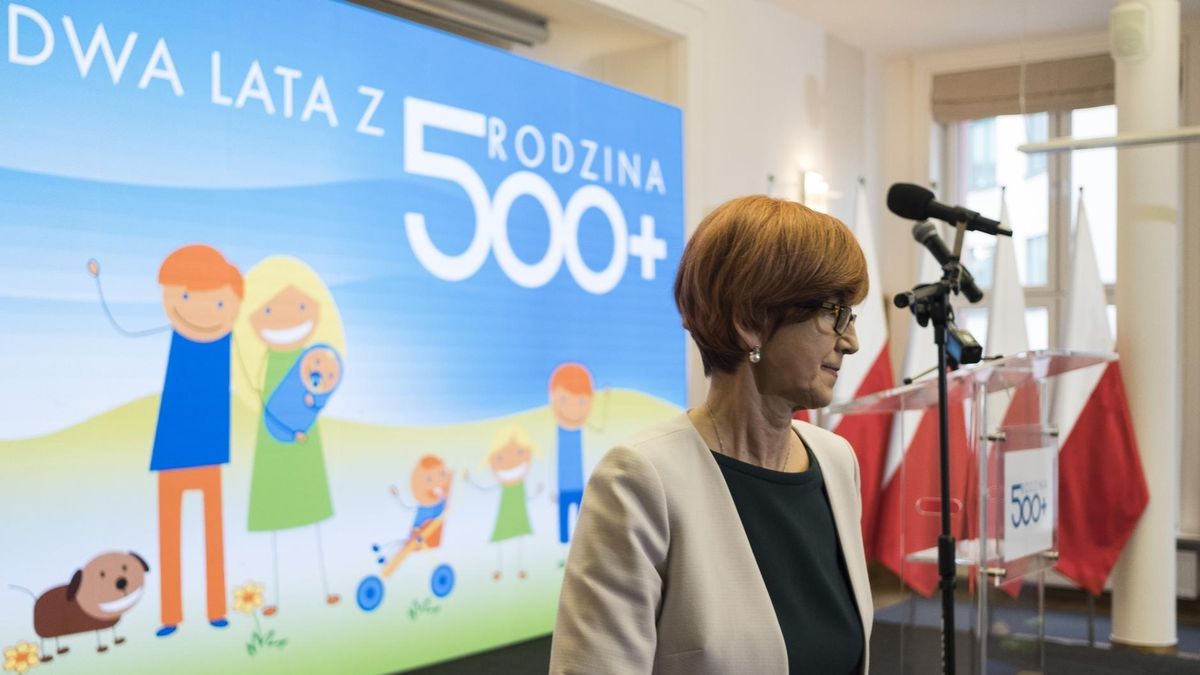 - 500+ to program absolutnie przełomowy - stwierdziła minister Rafalska.