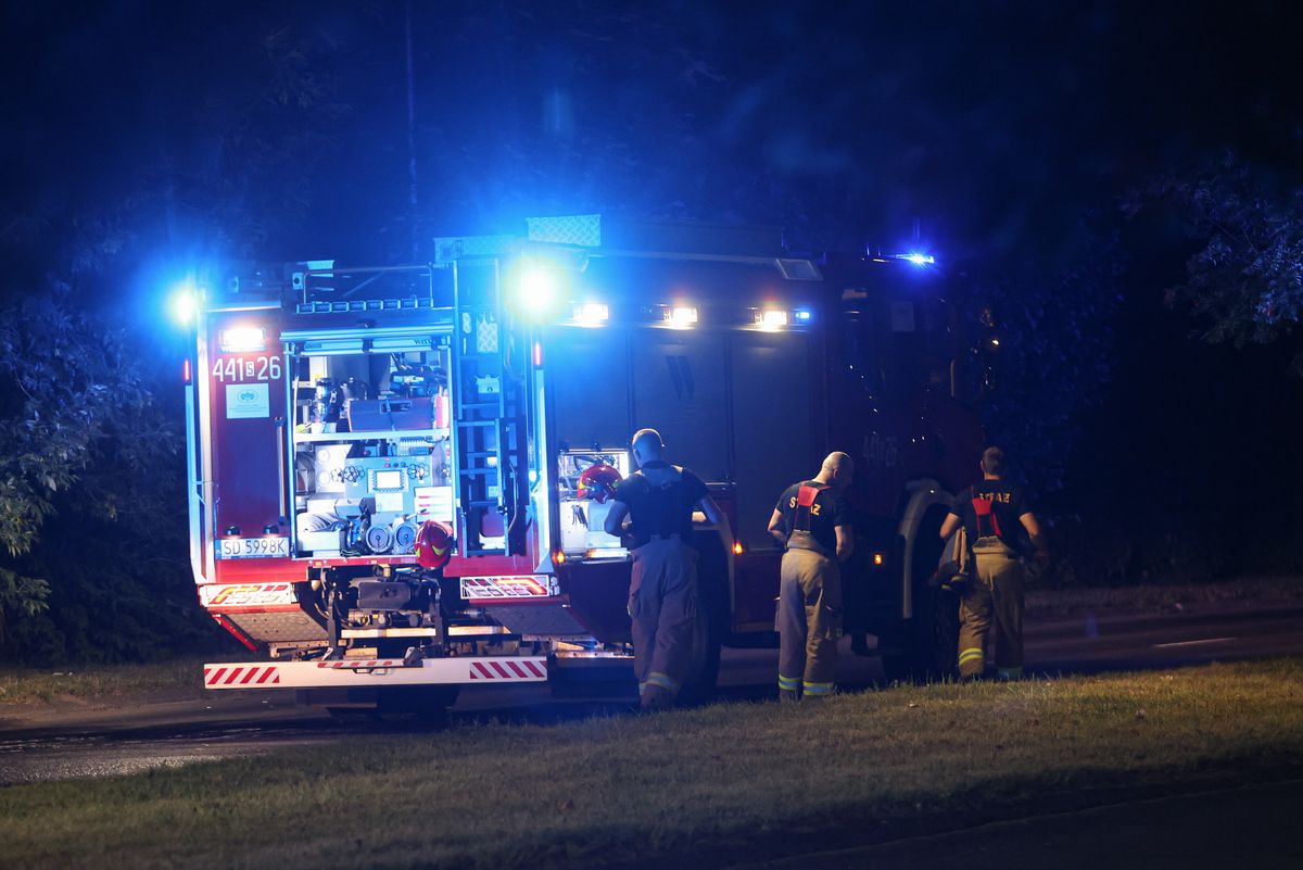 pożar, dzieci, budynek Pożar i eksplozja w Sosnowcu. Ranne małe dzieci