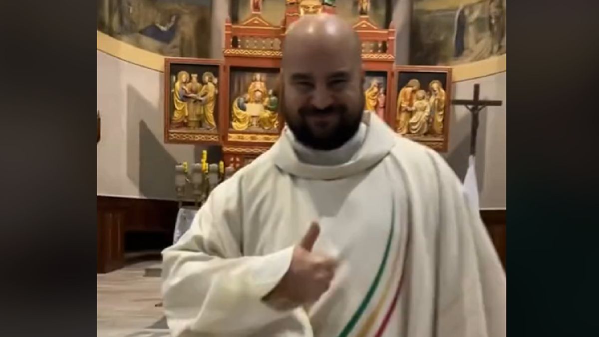 Drwił z kapłana. "Chłop zgaszony jak kadzidło".