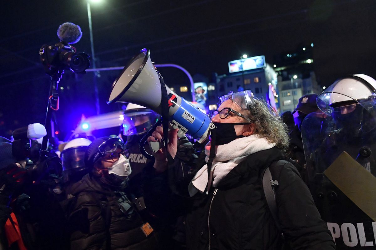 Strajk Kobiet. Marta Lempart przed prokuraturą. Ozdoba złożył zawiadomienie