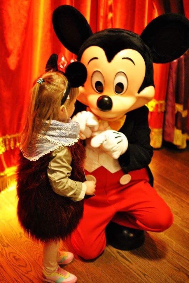 Myszka Mickey to ukochana postać Moniki. Ta miłość trwa od lat!
