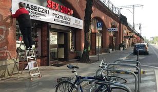 Obowiązkowe maseczki. Sklep erotyczny się przebranżowił