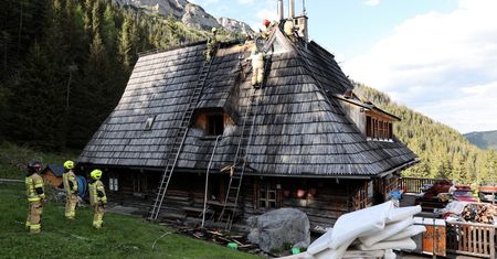 Pożar schroniska w Tatrach. Zapalił się dach