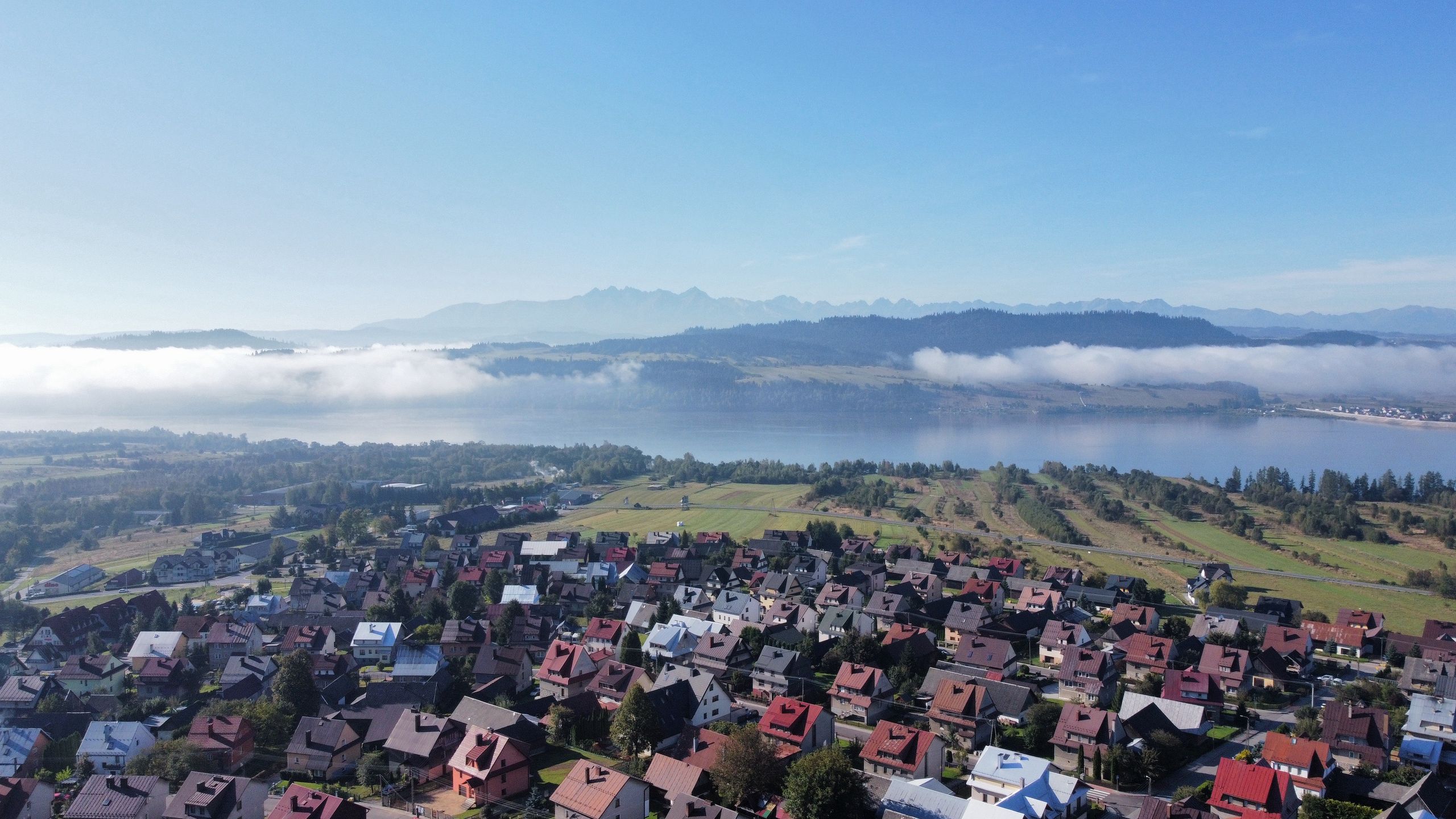 W miejscu Starych Maniów powstało malownicze jezioro