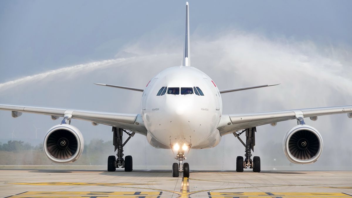 YANTAI, CHINA - SEPTEMBER 18, 2022 - A ceremony is held at Penglai International Airport for the inaugural flight of the International Air Cargo route between Yantai and Istanbul, Turkey, in Yantai, Shandong province, China, on Sept 18, 2022. (Photo credit should read CFOTO/Future Publishing via Getty Images)