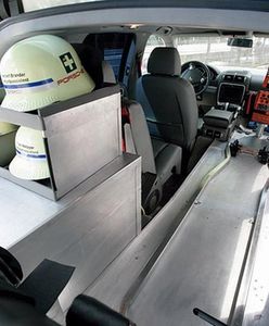 Najszybsza karetka na świecie - Porsche Cayenne S