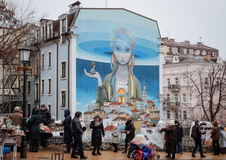W Kijowie powstał mural symbolizujący odrodzenie Ukrainy.</br>W kwestii łapówek pozostało jednak po staremu
