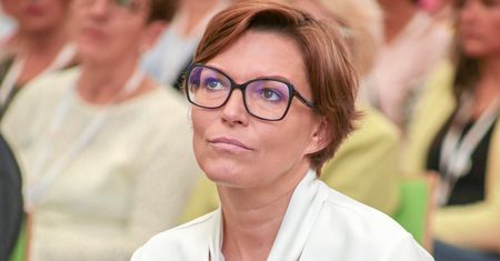 Odtruwał Ilonę Felicjańską i ujawnia kulisy powstania jej kliniki. "Niech przeżyje chociaż rok w trzeźwości"
