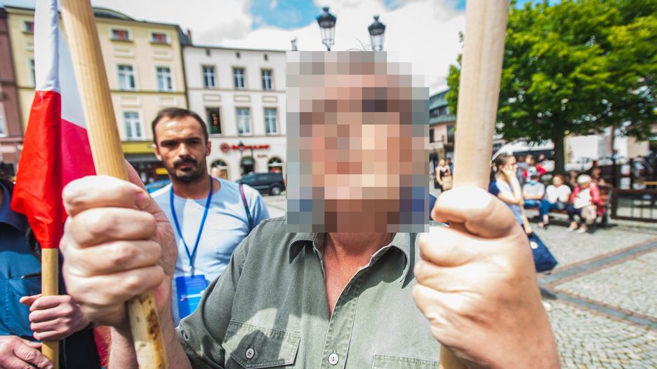 Były senator Waldemar B. odpowie za znęcanie się nad psem