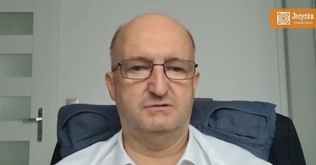 Wiceminister Piotr Wawrzyk zaliczył wpadkę. Zobacz, jak wybrnął [WIDEO]