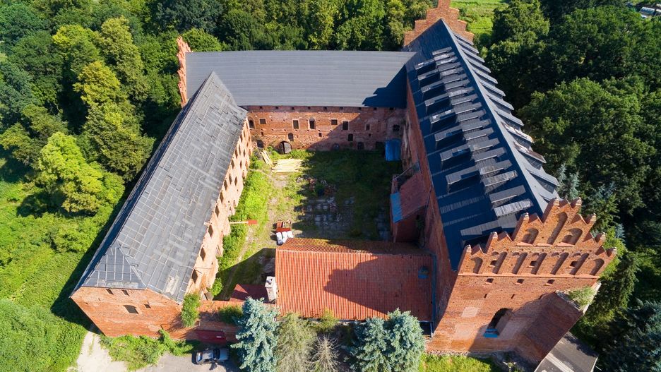 Zamek w Barcianach można kupić za osiem milionów złotych 